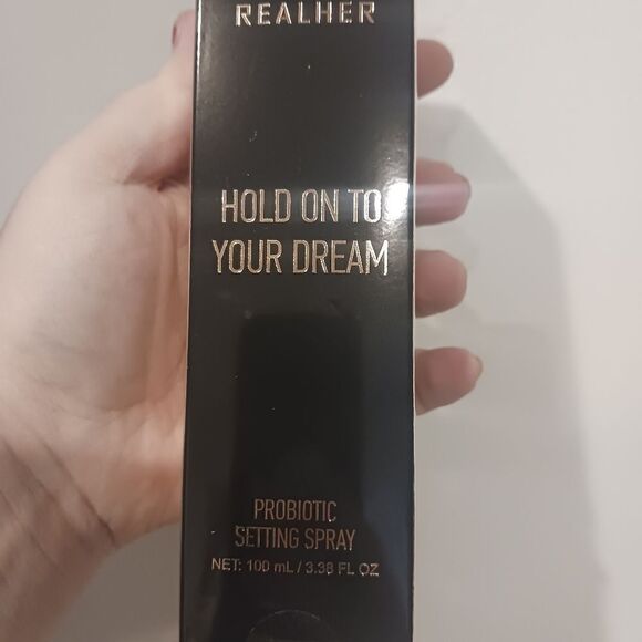 RealHer "Hold On To Your Dream" Probiotic Setting Spray - Picture 4 of 5